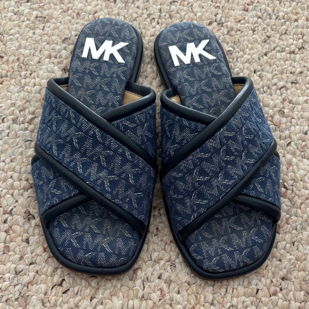 Closing make offer Michael Kors Navy Crisscross Slide Sandals